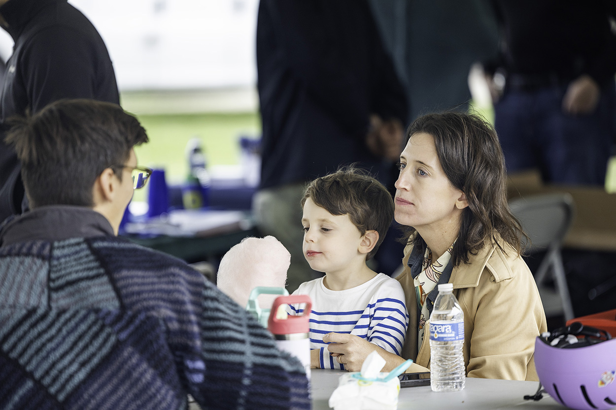 More than 170 people braved the rain to join DCHA staff for a fun-filled day with their family, friends and neighbors. Partygoers enjoyed food, live music, games, face painting, bounce houses and more. The block party also allowed people to connect and strengthen community bonds. 